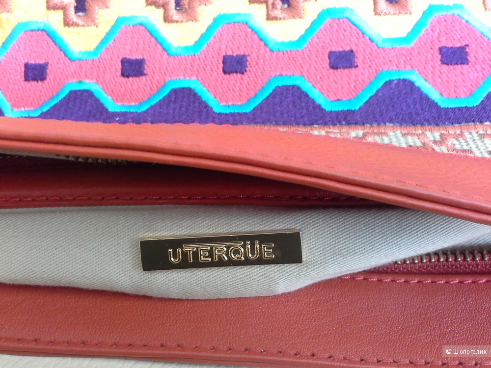 Сумка-клатч UTERQUE.