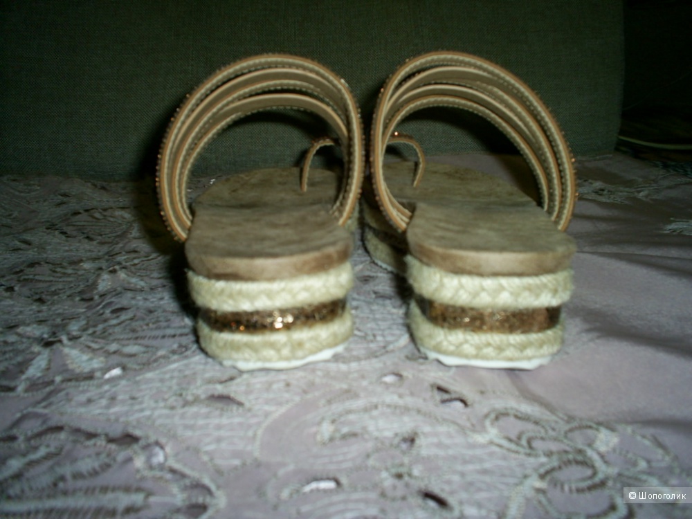 Шлепанцы от Coco Perla р 39. .