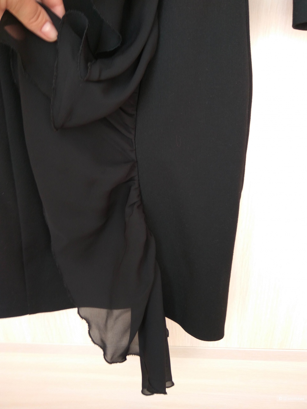 Чёрное платье с воланом  Donna Saggia 44 разм.