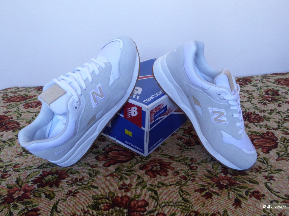 Кроссовки New Balance (размер US 10.5)