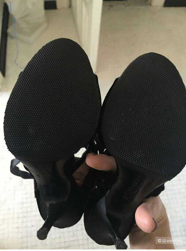 Босоножки Givenchy, 35р