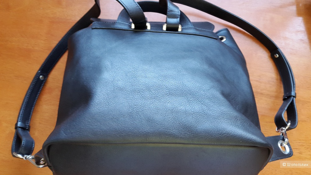 Кожаный рюкзак Massimo dutti.