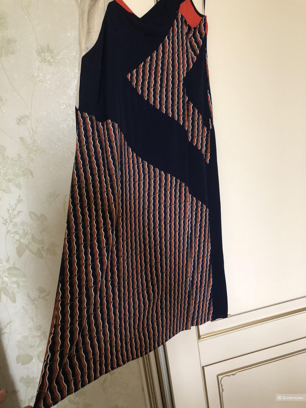 Шелковое платье DIANE VON FURSTENBERG р. 44 (6 US)