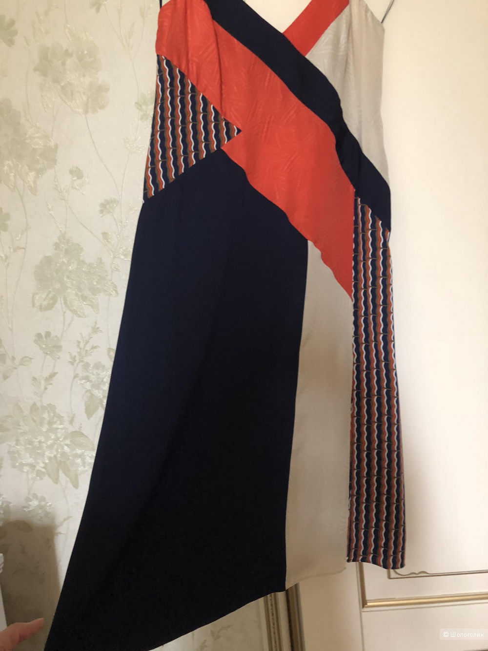 Шелковое платье DIANE VON FURSTENBERG р. 44 (6 US)