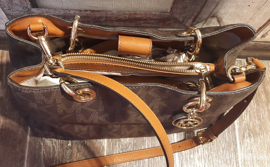 Сумка Michael Kors Cynthia Medium Satchel