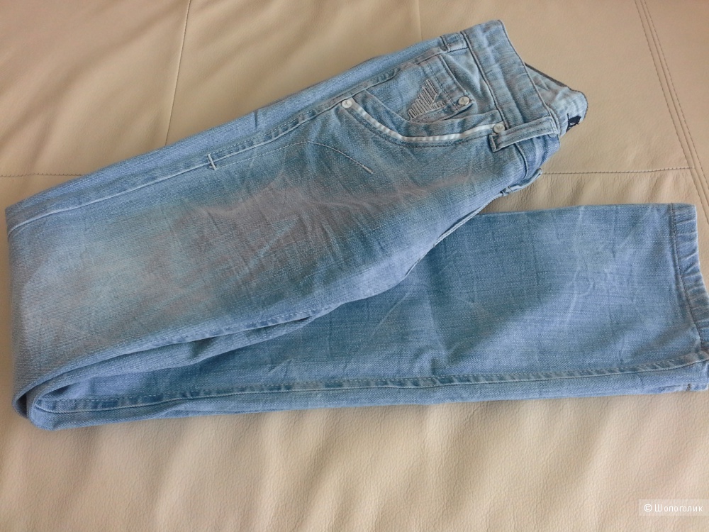 Джинсы Armani jeans , размер S.