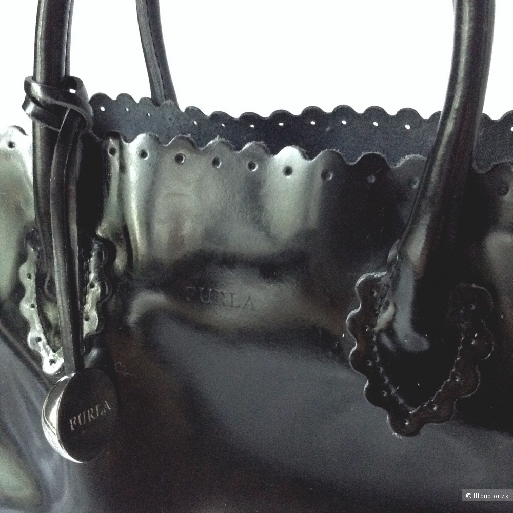 Лакированная кожаная сумка Furla