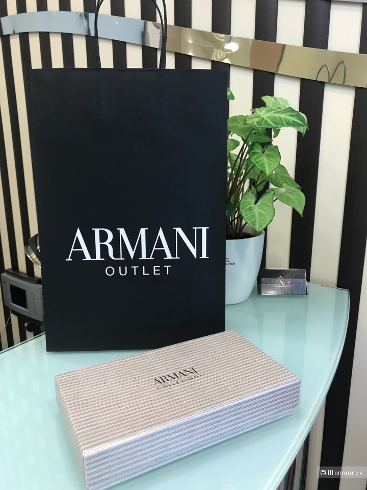Женский кошелек Armani Collezioni, размеры 18,5 см х 9,5 см