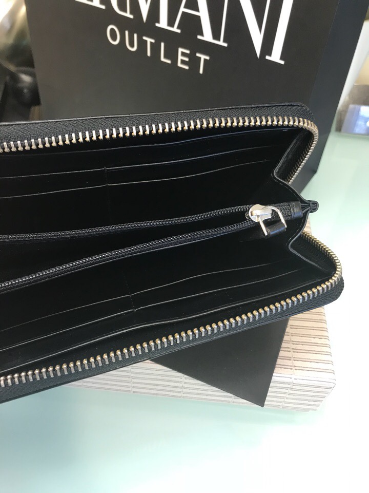 Женский кошелек Armani Collezioni, размеры 18,5 см х 9,5 см