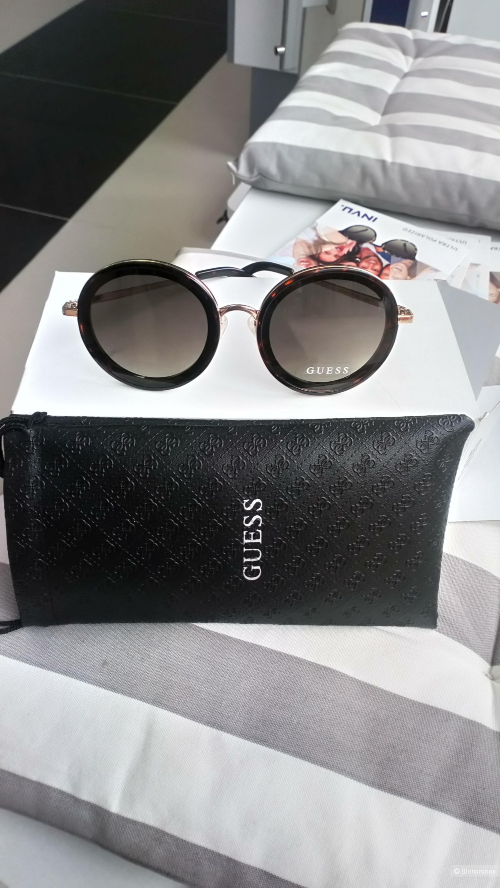 Солнечные очки Guess
