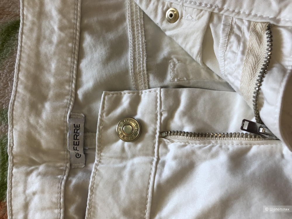 Белые брюки GF FERRE' р-р 29