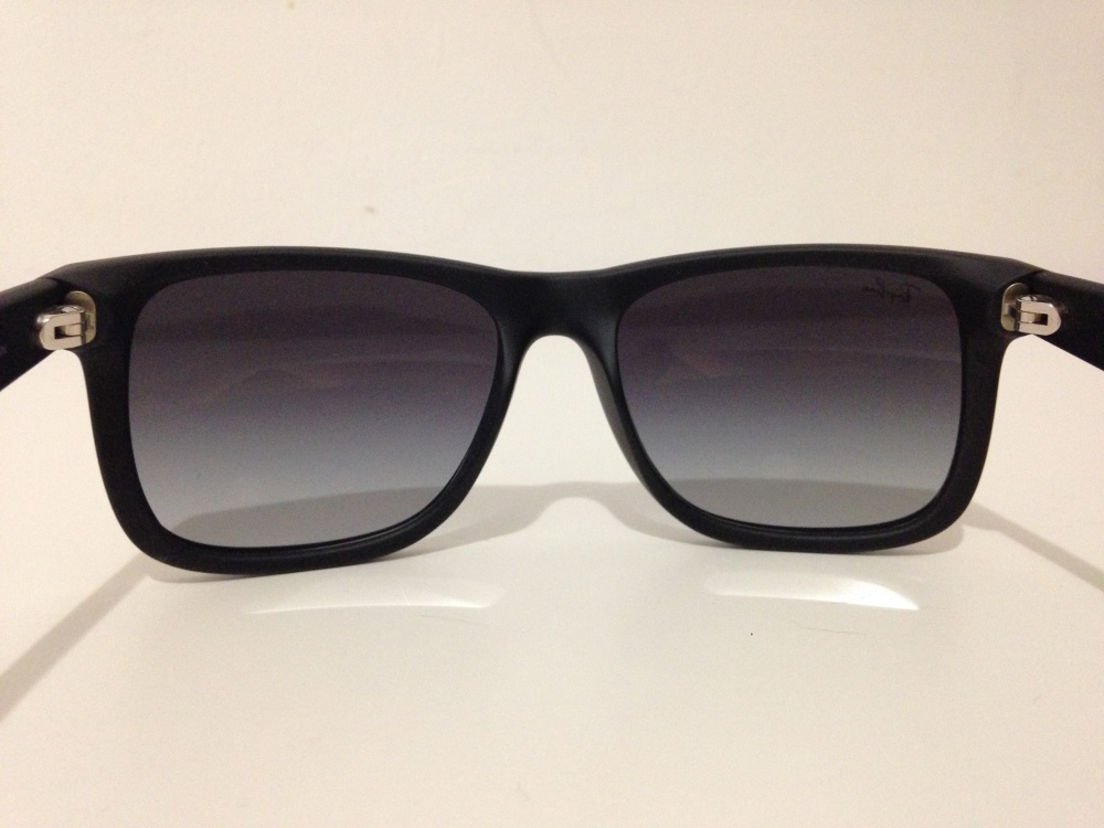 Солнцезащитные очки " Ray Ban ", универсальный размер.