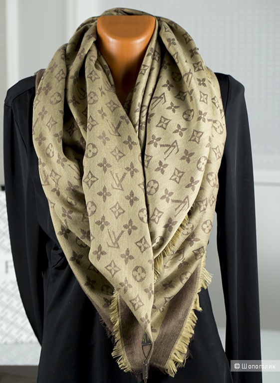 Платок Louis Vuitton, размер 140*140 см.