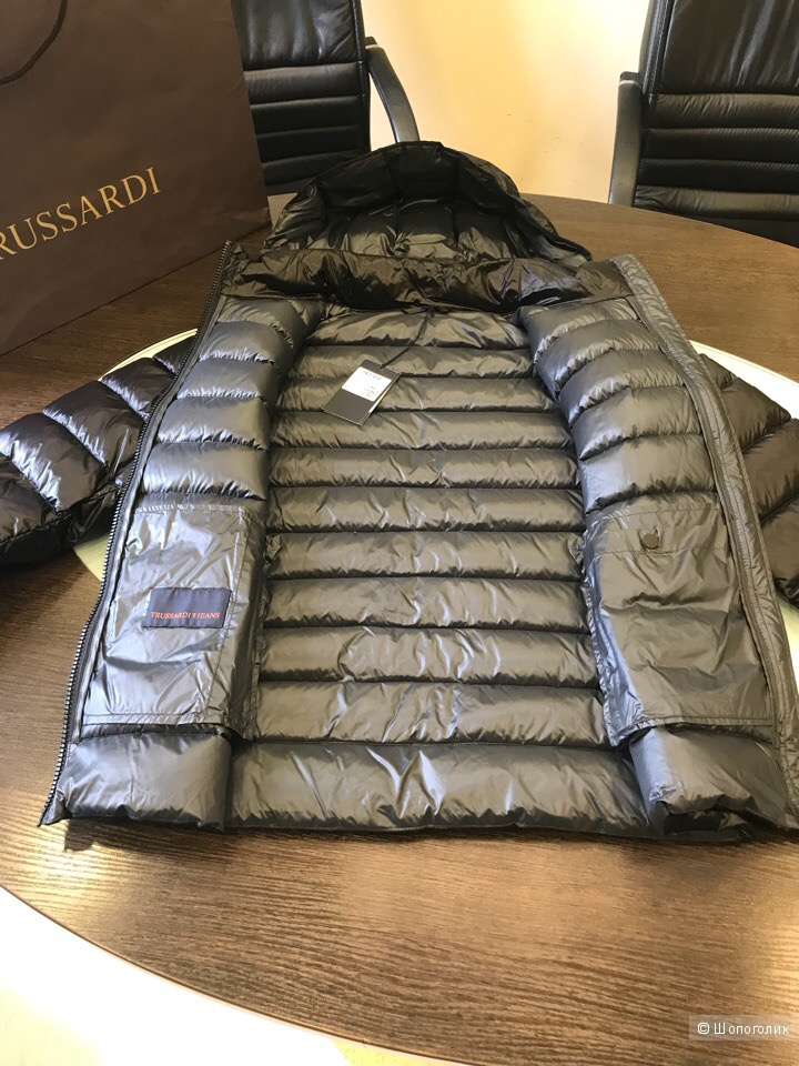Мужской пуховик Trussardi Jeans, размер 52 и 54