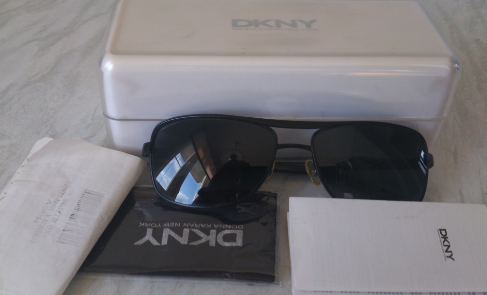 Солнцезащитные мужские очки DKNY one size