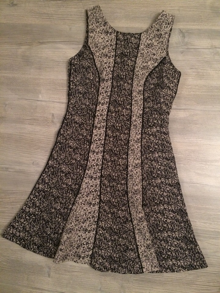 Платье  H&M р.42