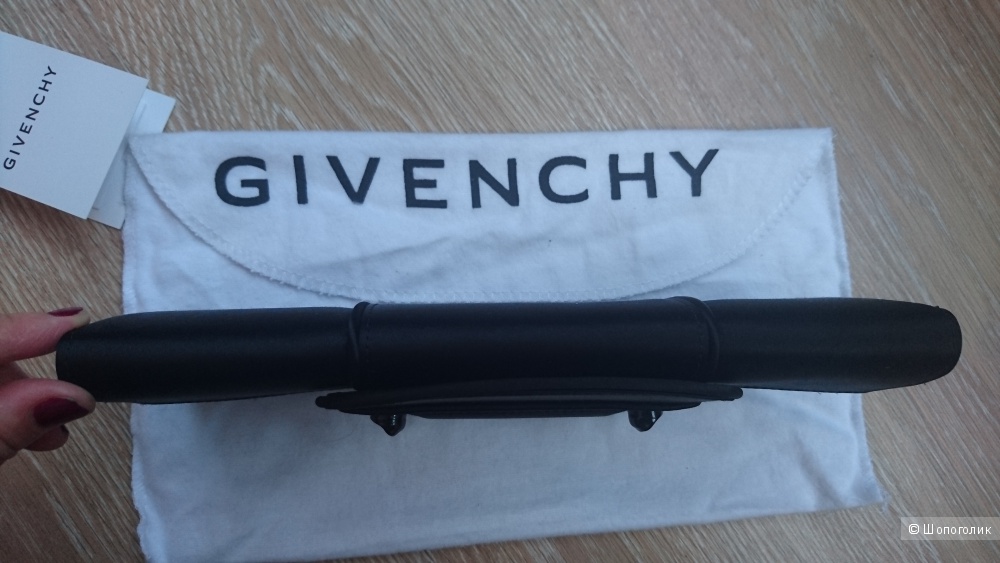 Клатч Givenchy