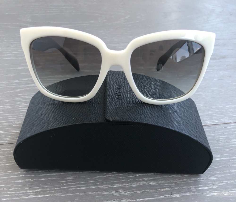 Солнцезащитные очки Prada SPR07p