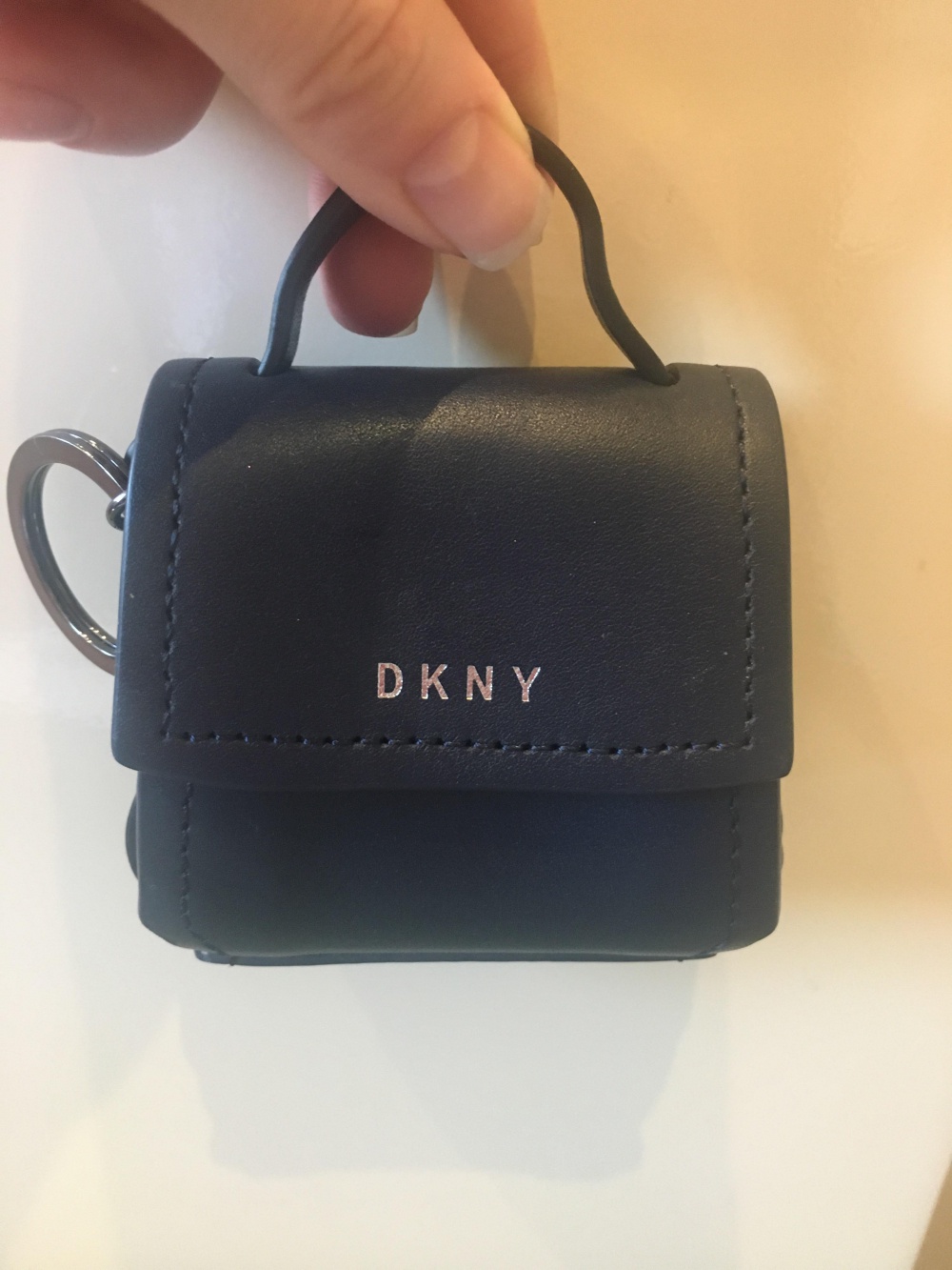 Брелок-ключница DKNY