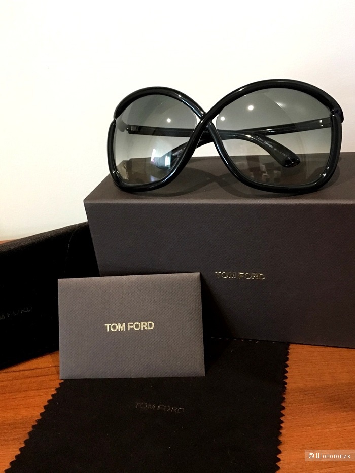 Солнцезащитные очки Tom Ford.
