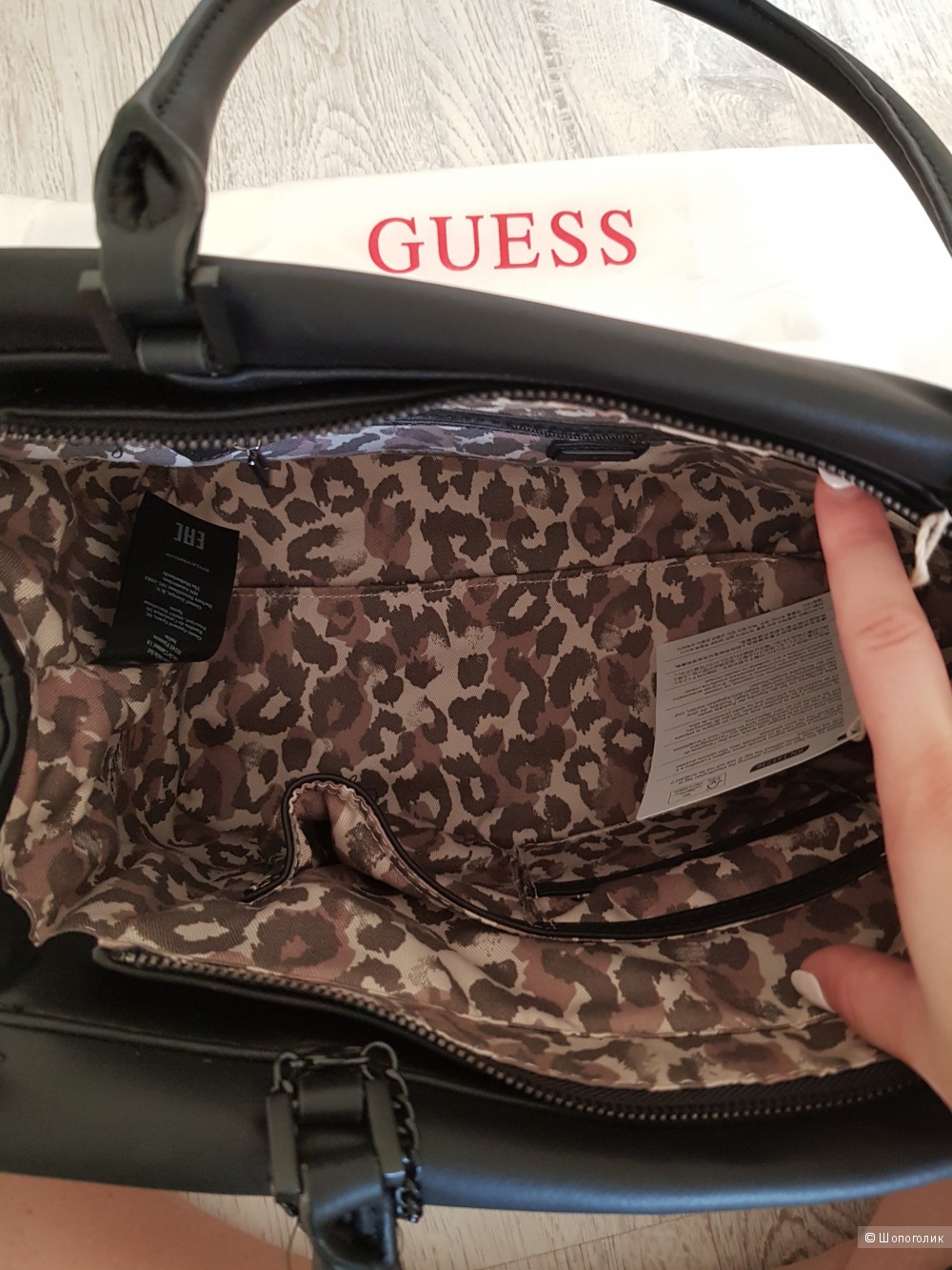 Сумка Guess. Размер medium