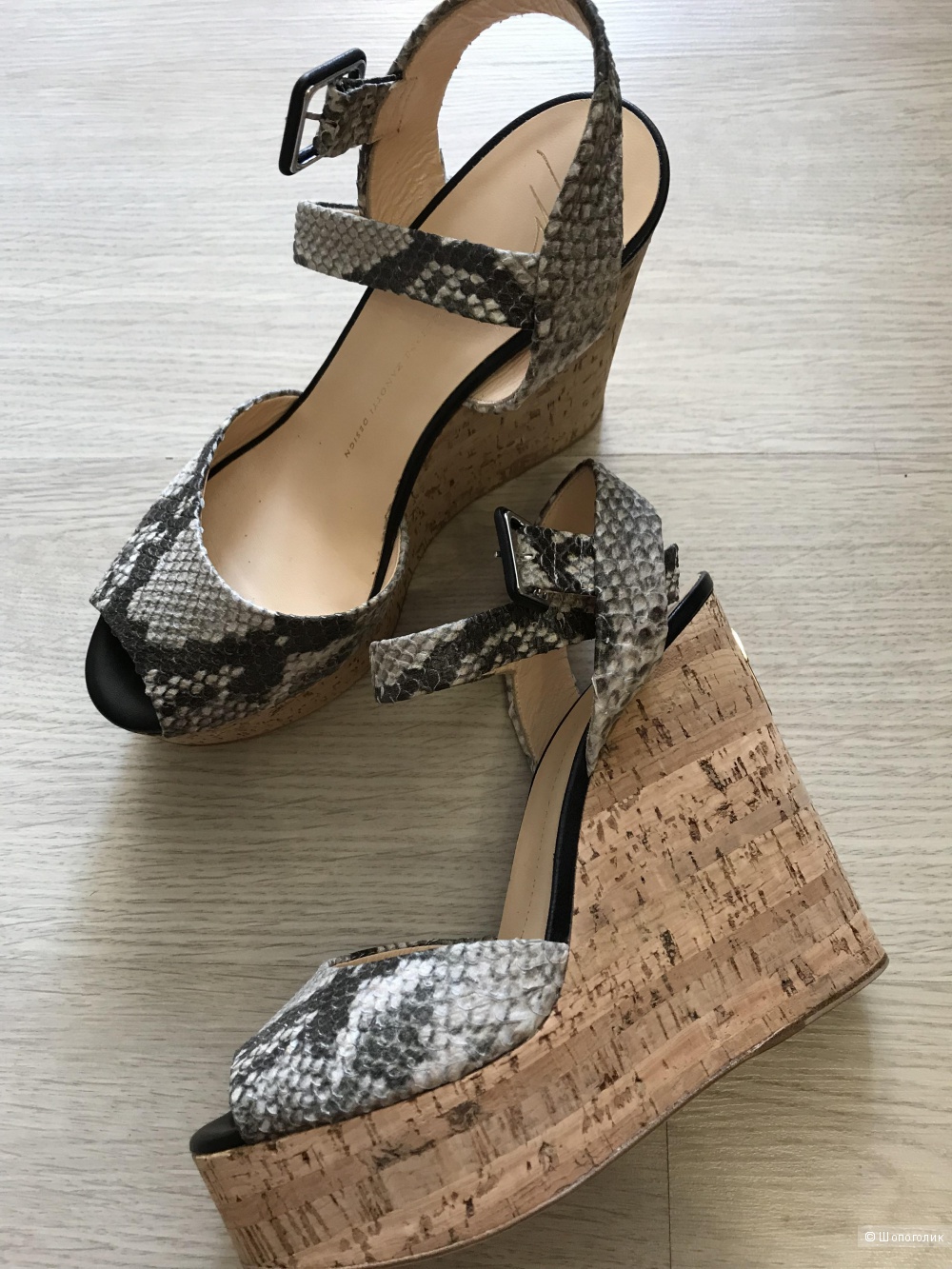 Босоножки Giuseppe Zanotti питон размер 40