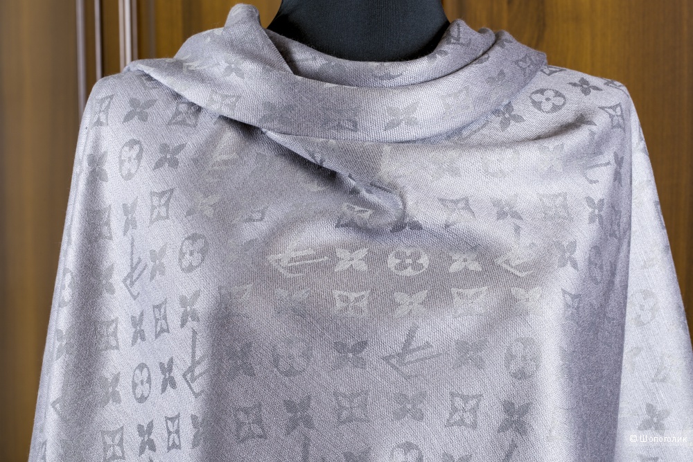 Шаль/платок Louis Vuitton, 140*140 см.