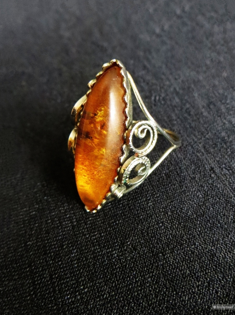 Кольцо с искусственным янтарем, размер 16,5