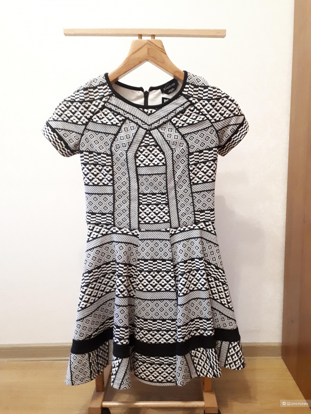 Платье bebe, размер XS