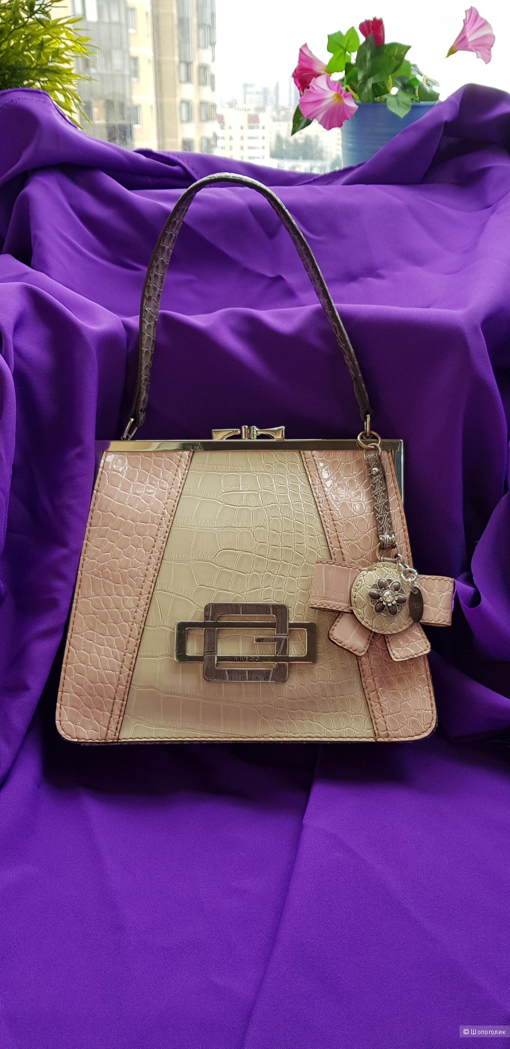 Сумочка GUESS