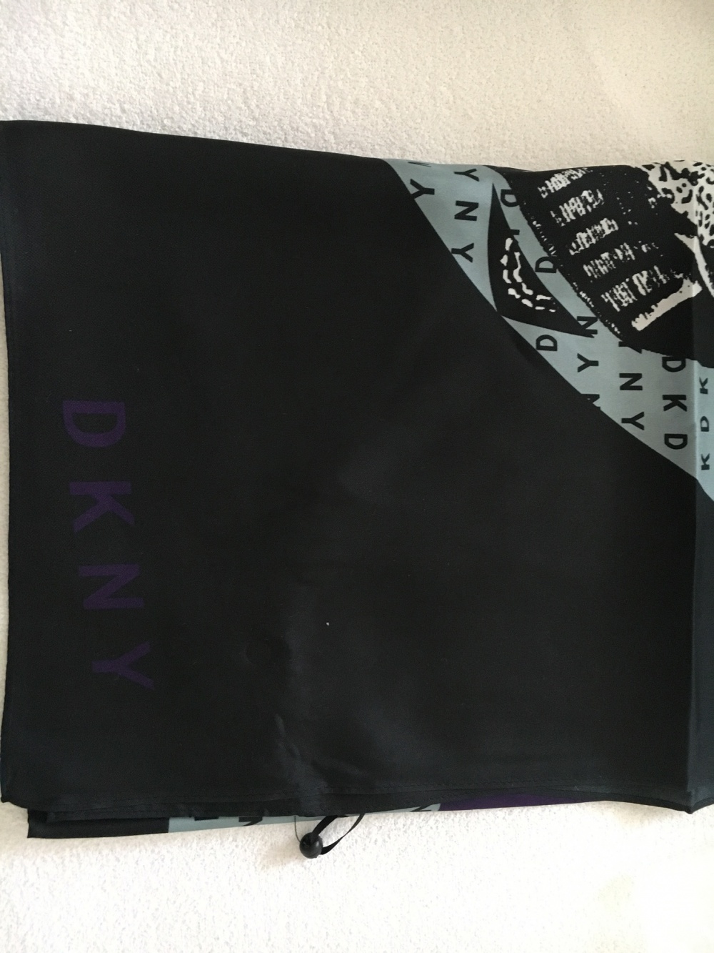 Платок DKNY, 100х100