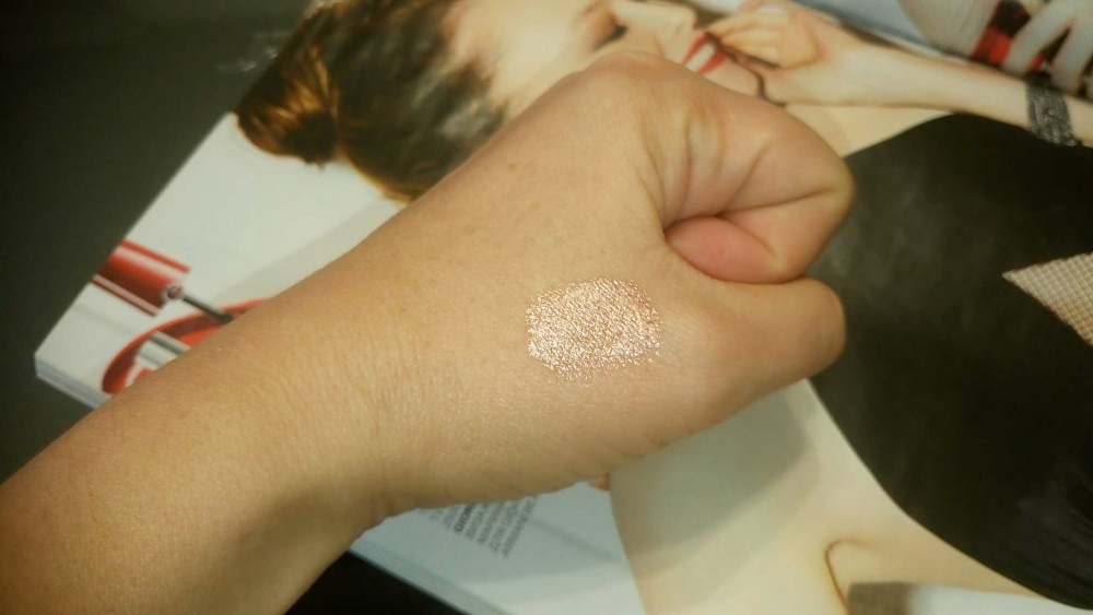 Жидкий топер для век, губ и щек Cover fx Shimmer veil