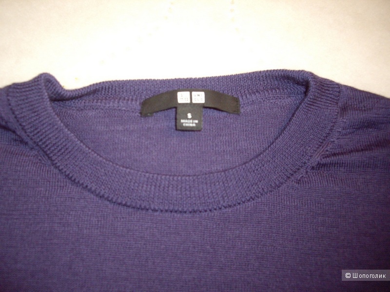 Свитер Uniqlo, 100 % шерсть, размер S.