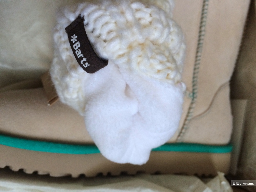 Комплект Угги Ugg Australia 7US (38EU) и варежки Barts