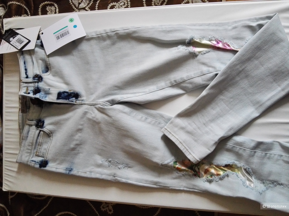 Джинсы GUESS 27W-32L