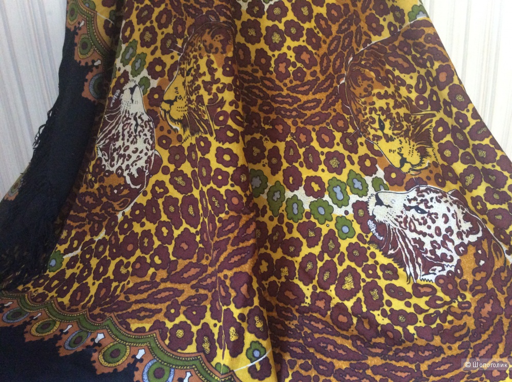Шерстяной платок «леопарды», 140 х 140
