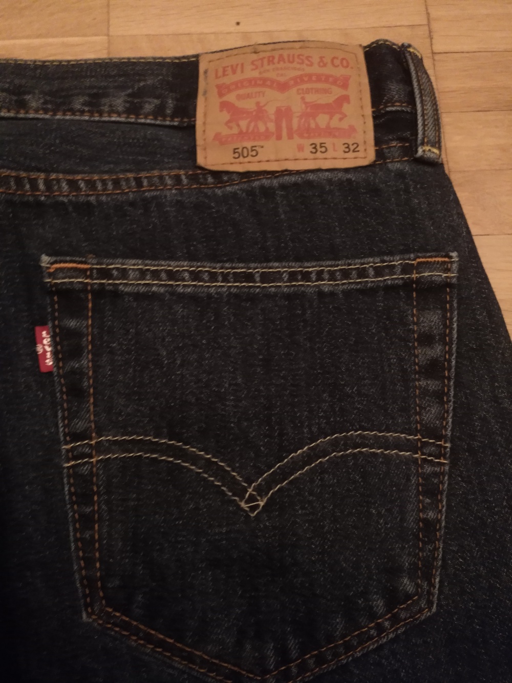 Джинсы Levis 505, размер 35 x 32