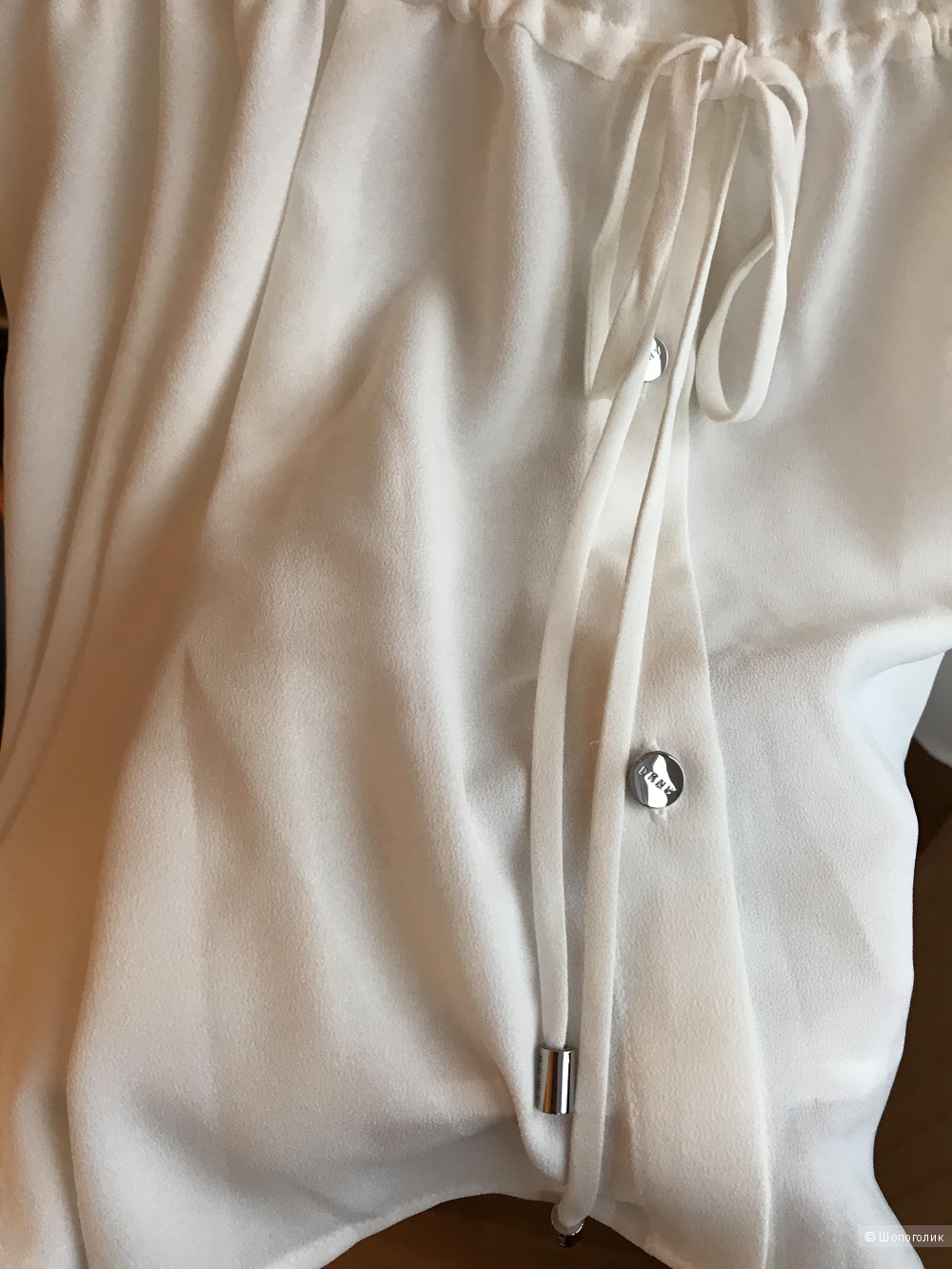 Блуза DKNY M-L  на 46-50рус