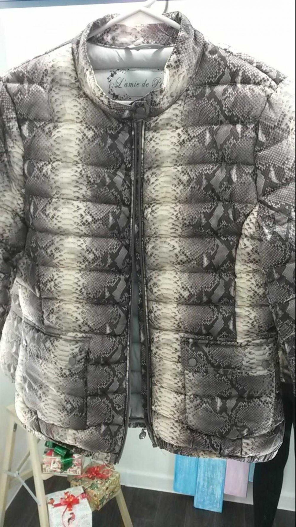Куртка L'amie de Paris со змеиным принтом 46-48