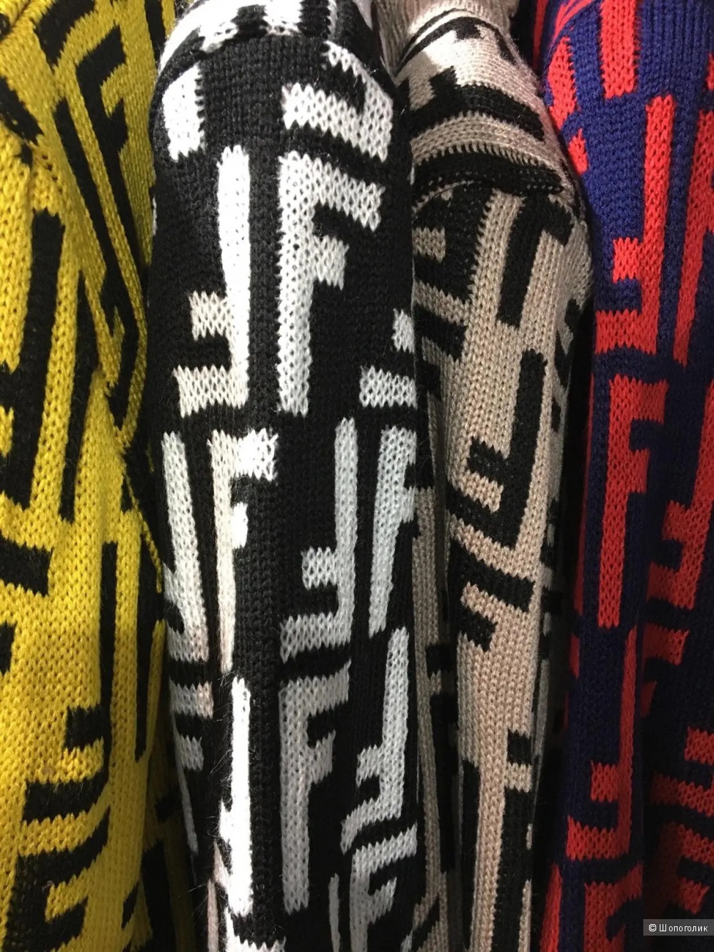 Свитер -водолазка FENDI, one size
