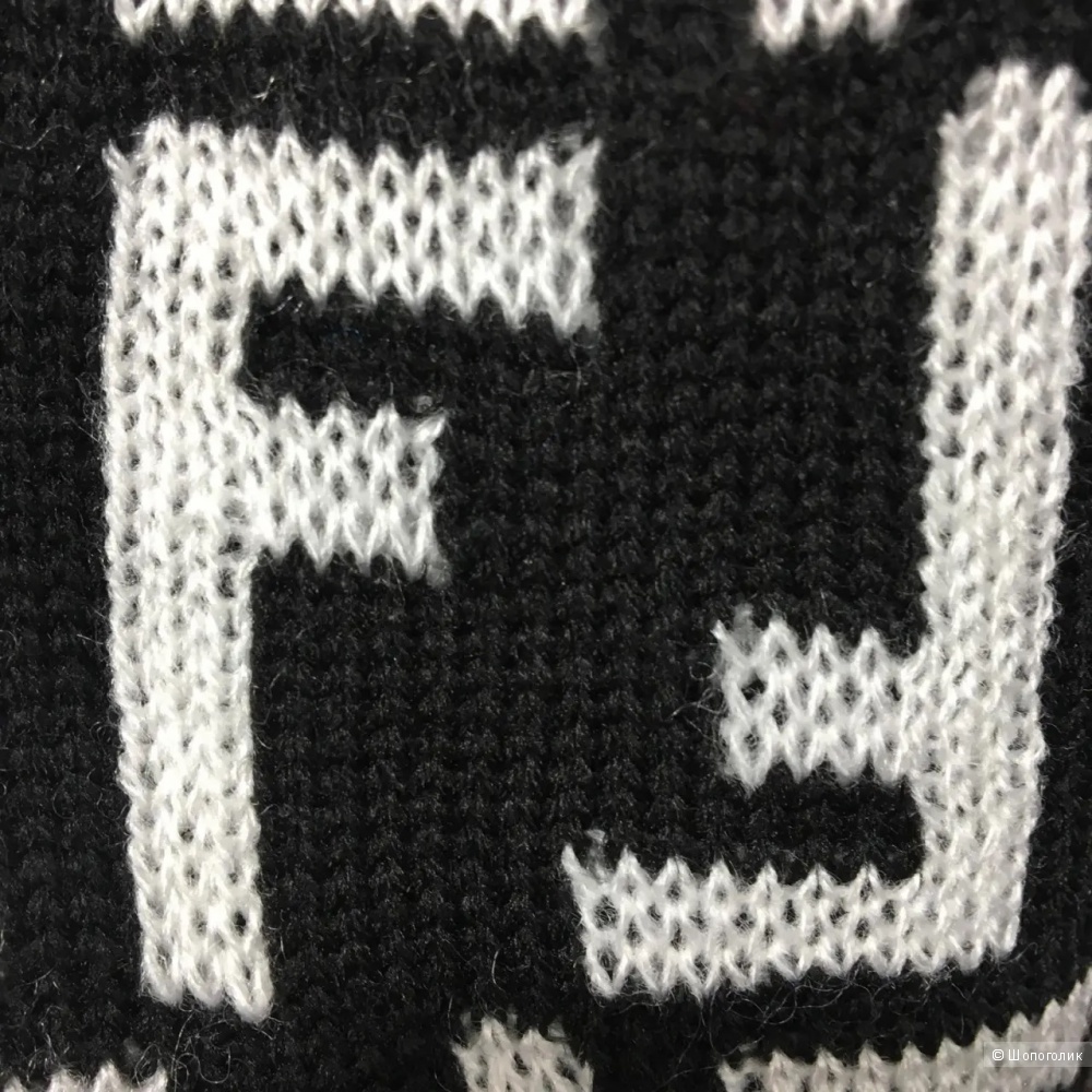 Свитер -водолазка FENDI, one size