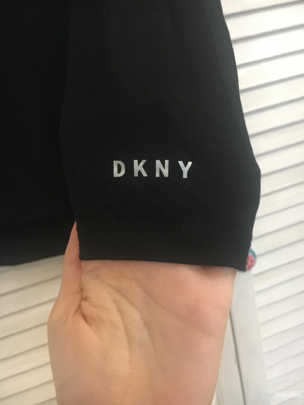 Топ DKNY, размер XS (в черном цвете)