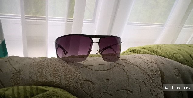 Солнцезащитные женские очки Emporio Armani