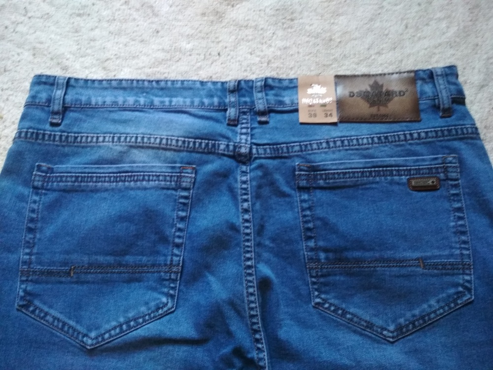 Джинсы Dsquared2 39