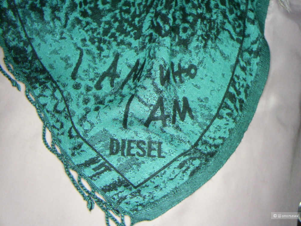Платок от Diesel 107-107 см.