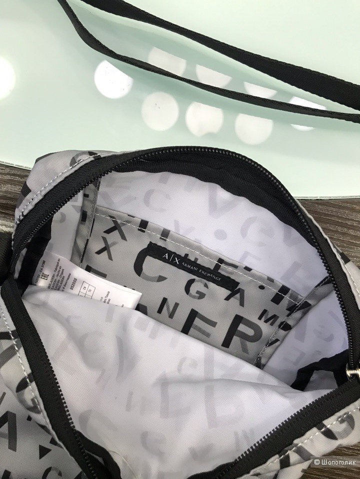 Сумка мужская Armani Exchange, размер 21 см х 25,5 см х 5,5 см