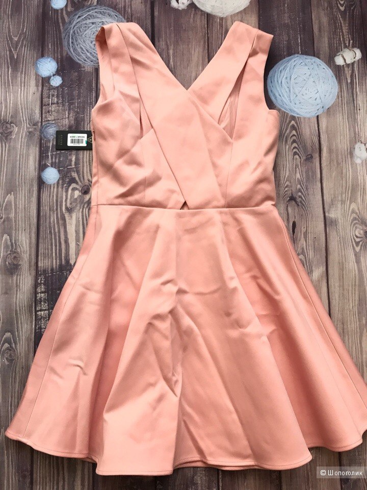 Платье от Guess М