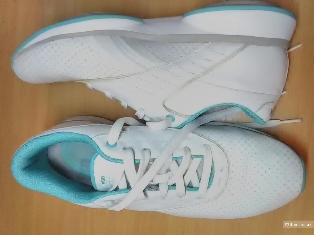 Кроссовки REEBOK.Размер 40
