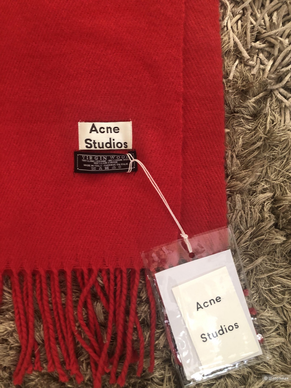 Шарф Acne Studio.