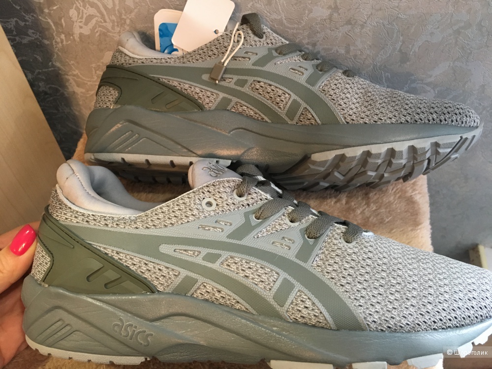 Кроссовки ASICS, размер 40EUR/7US. По стельке 25,5 см